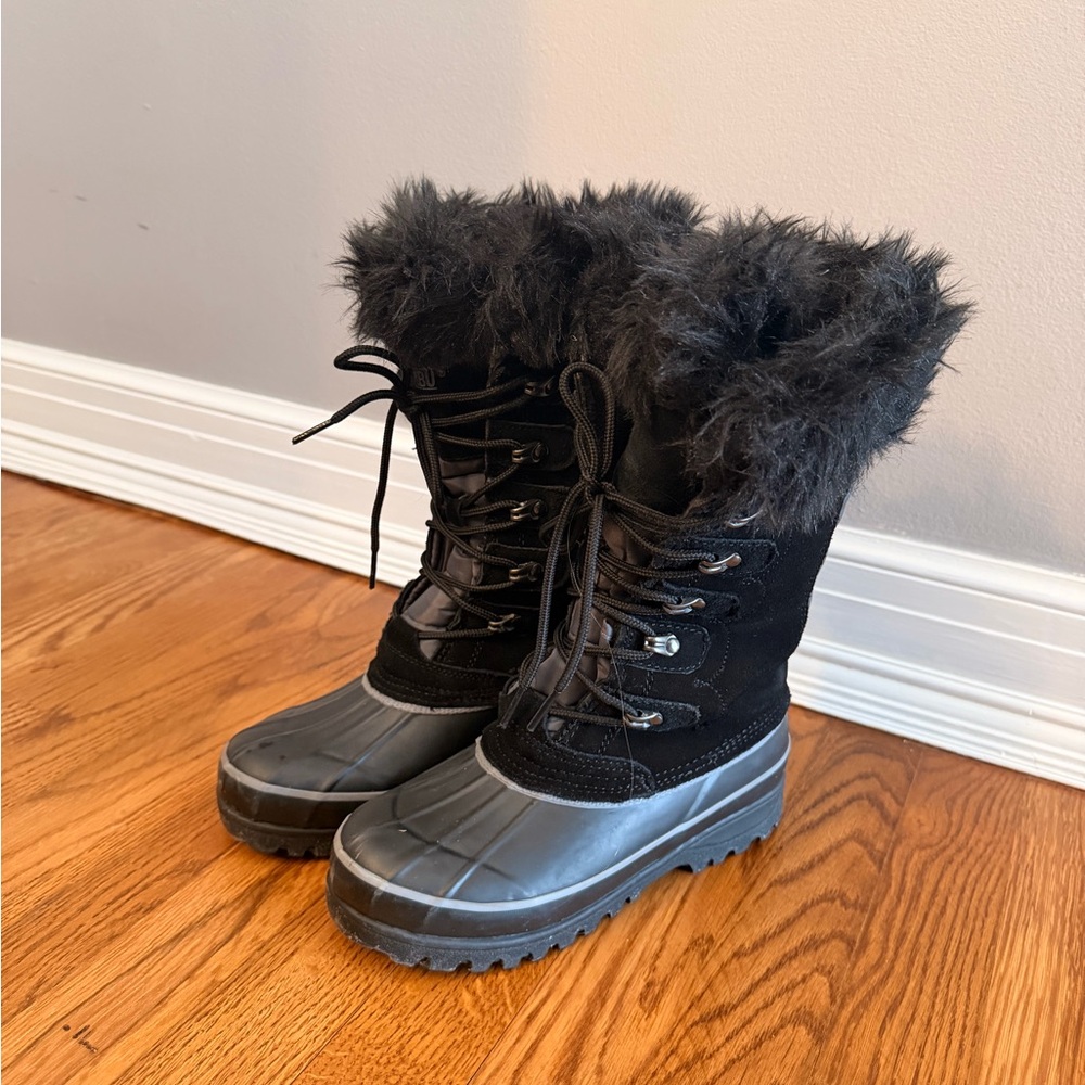 Khombu Black Winter Boots with Faux Fur